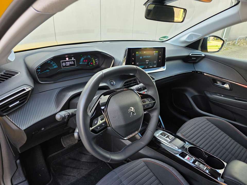 Peugeot e-208 - Imagem 8