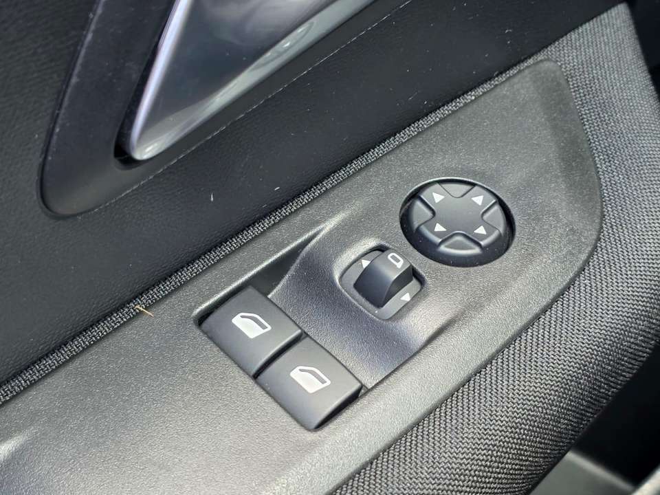 Peugeot e-208 - Imagem 11