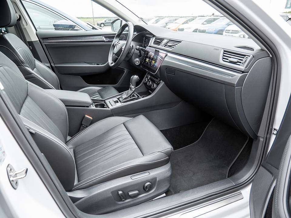 Skoda Superb - Imagem 2