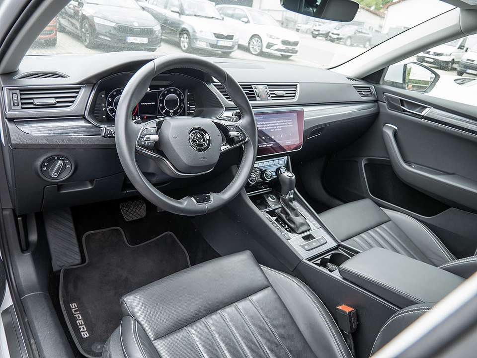 Skoda Superb - Imagem 6