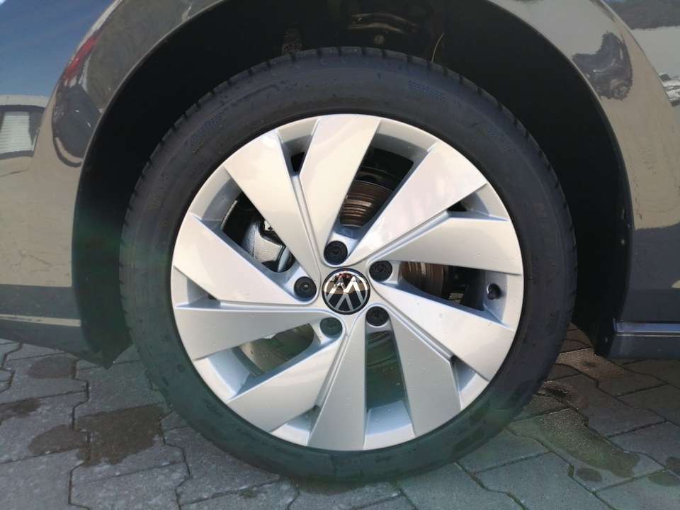 Volkswagen Golf Variant - Imagem 8