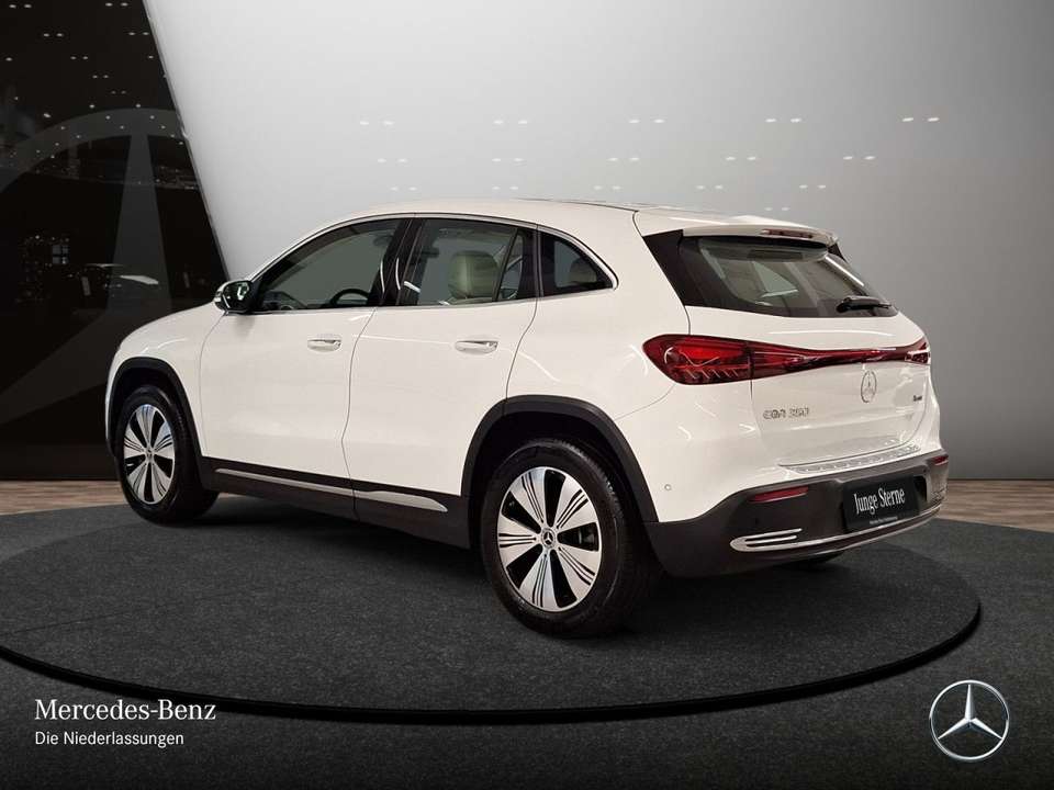 Mercedes-Benz EQA 350 - Imagem 10