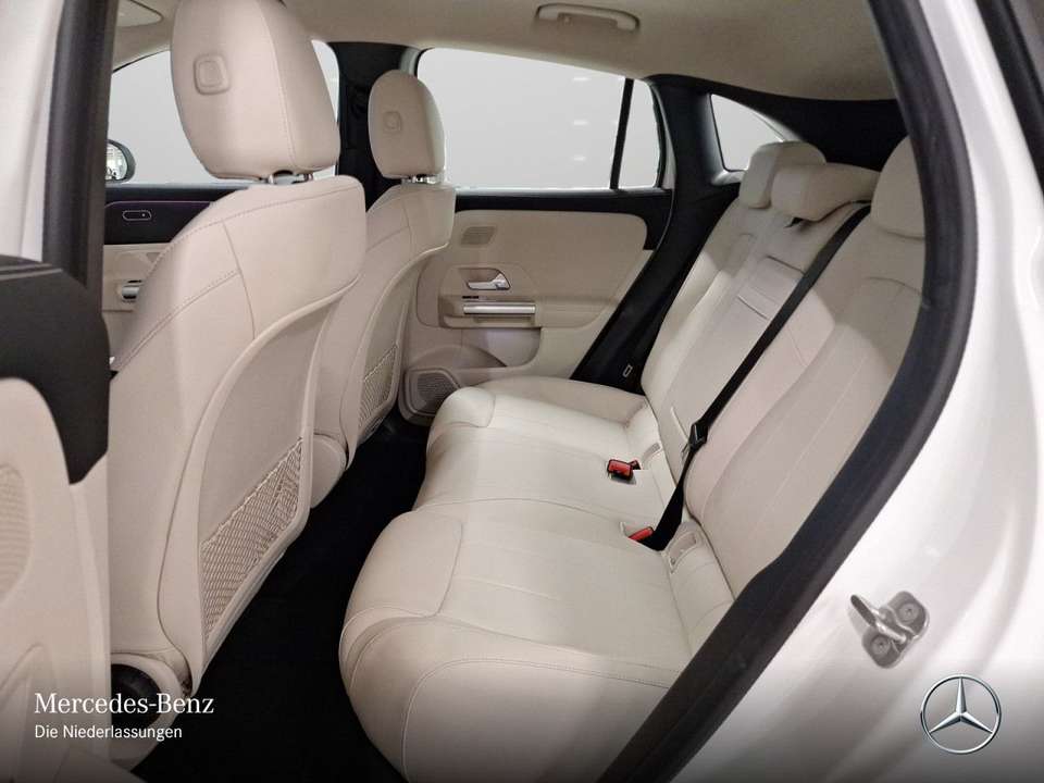 Mercedes-Benz EQA 350 - Imagem 12