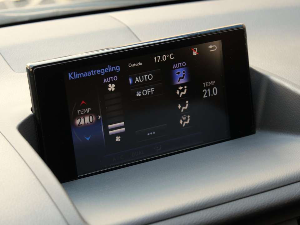 Lexus CT 200h - Imagem 10