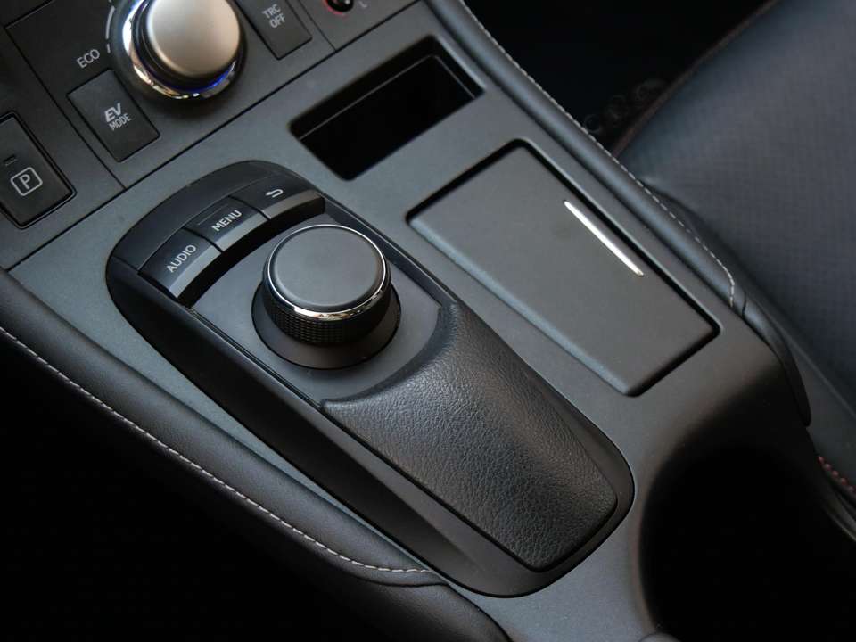Lexus CT 200h - Imagem 14