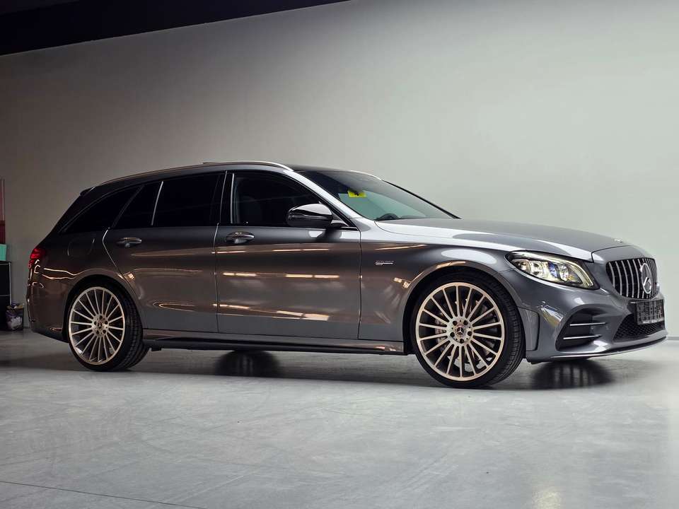 Mercedes-Benz C 43 AMG - Imagem 8