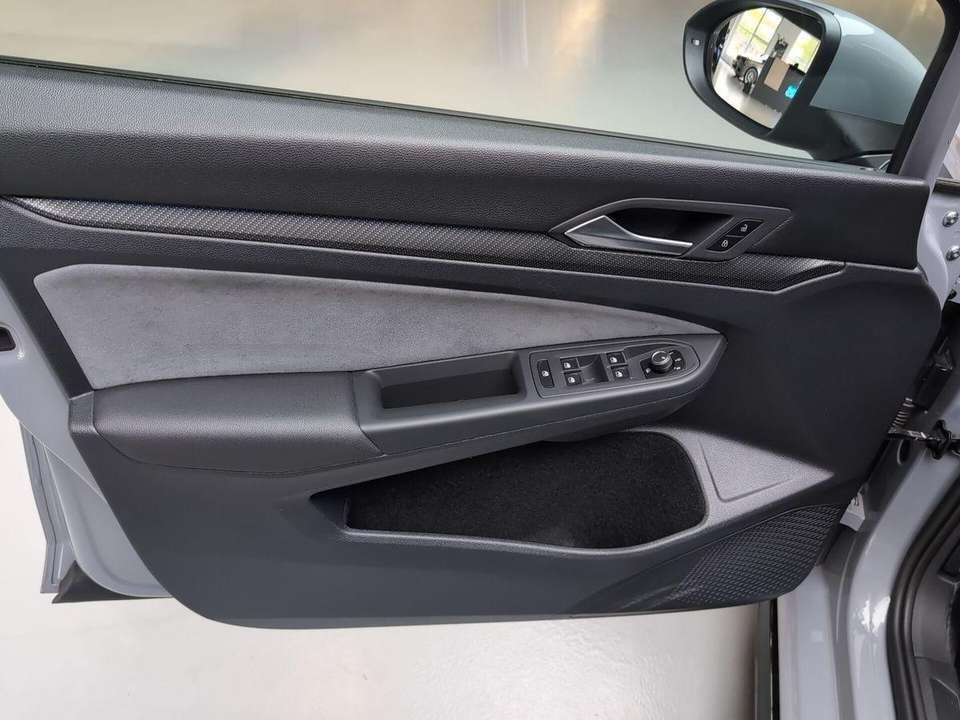 Volkswagen Golf - Imagem 12