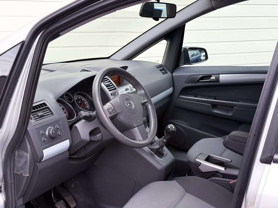 Opel Zafira - Imagem 8