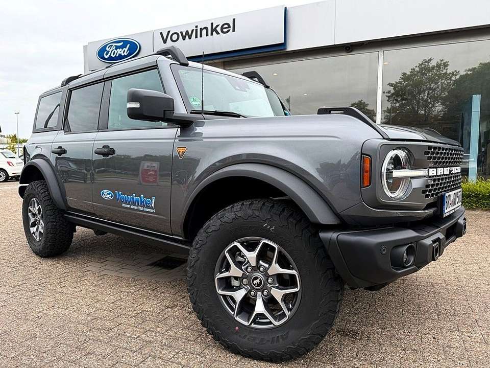 Ford Bronco - Imagem 1