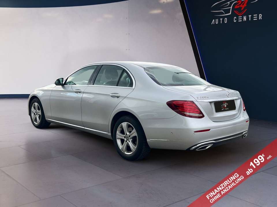 Mercedes-Benz E 200 - Imagem 6