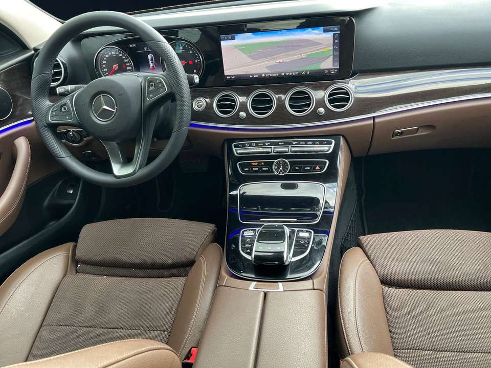 Mercedes-Benz E 200 - Imagem 11