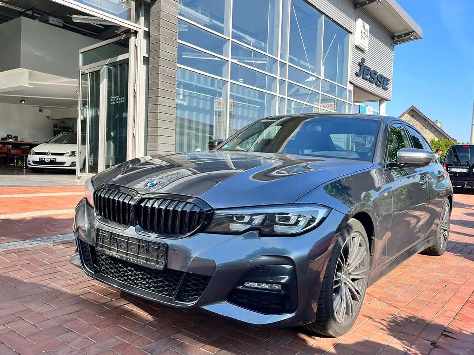 BMW 330 - Imagem 1
