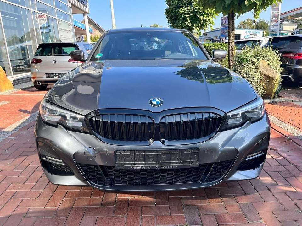 BMW 330 - Imagem 2