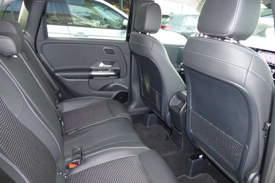 Mercedes-Benz B 180 - Imagem 12