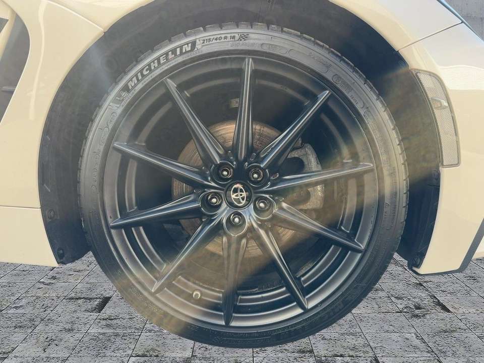 Toyota GR86 - Imagem 8