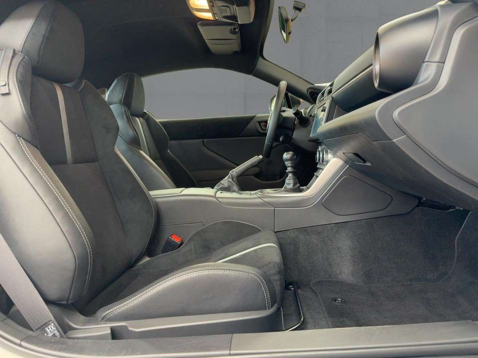 Toyota GR86 - Imagem 12