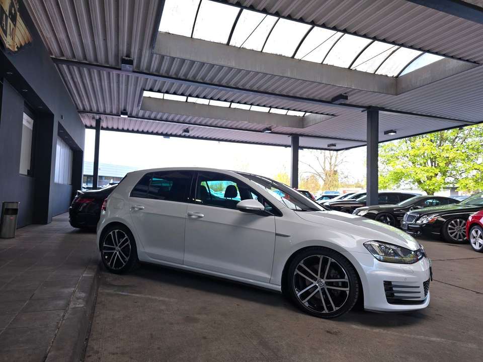 Volkswagen Golf - Imagem 9