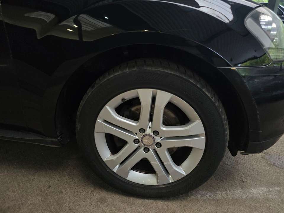 Mercedes-Benz ML 320 - Imagem 12