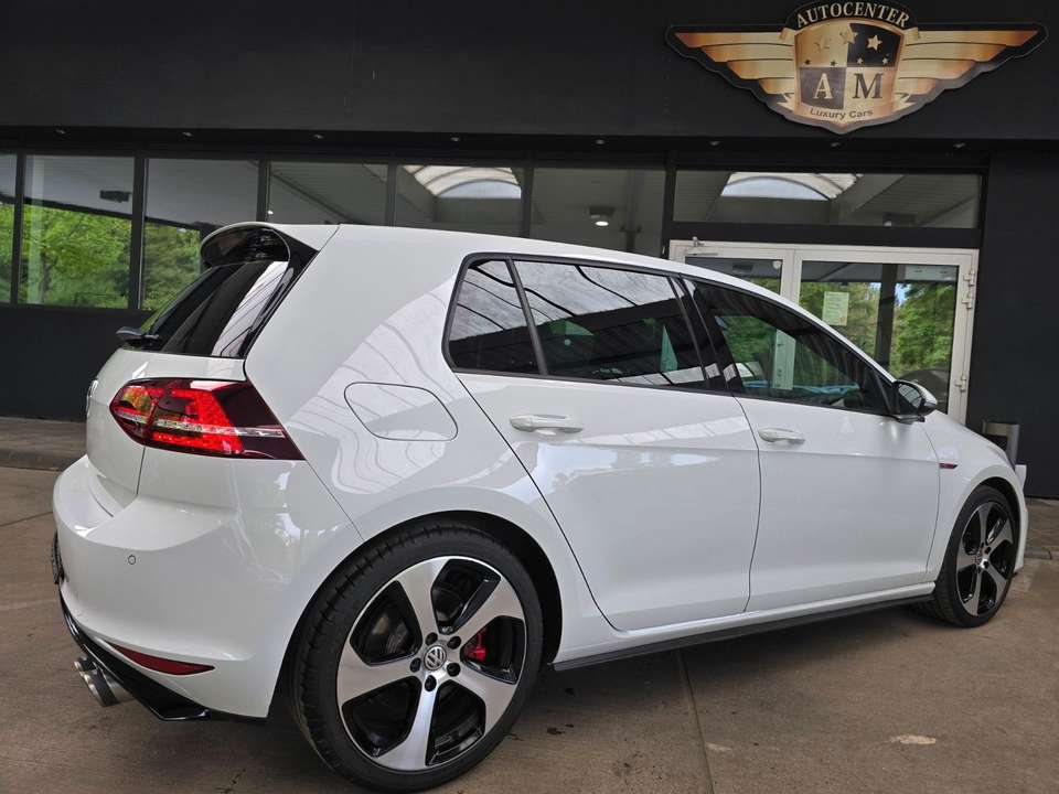 Volkswagen Golf - Imagem 12