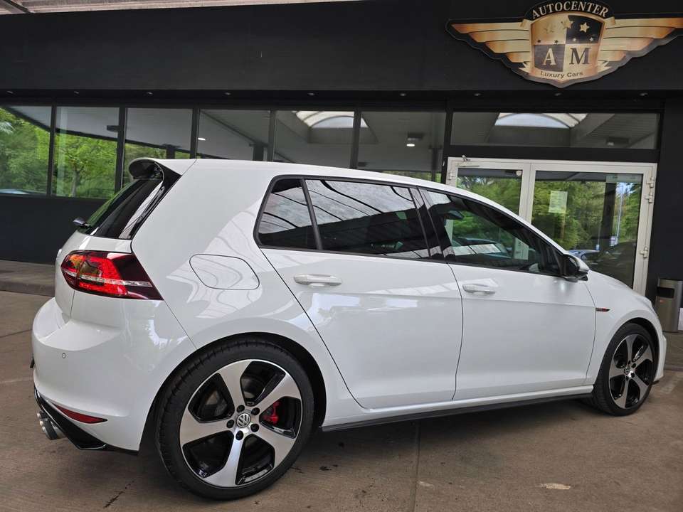 Volkswagen Golf - Imagem 13