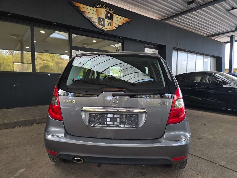 Mercedes-Benz A 180 - Imagem 15