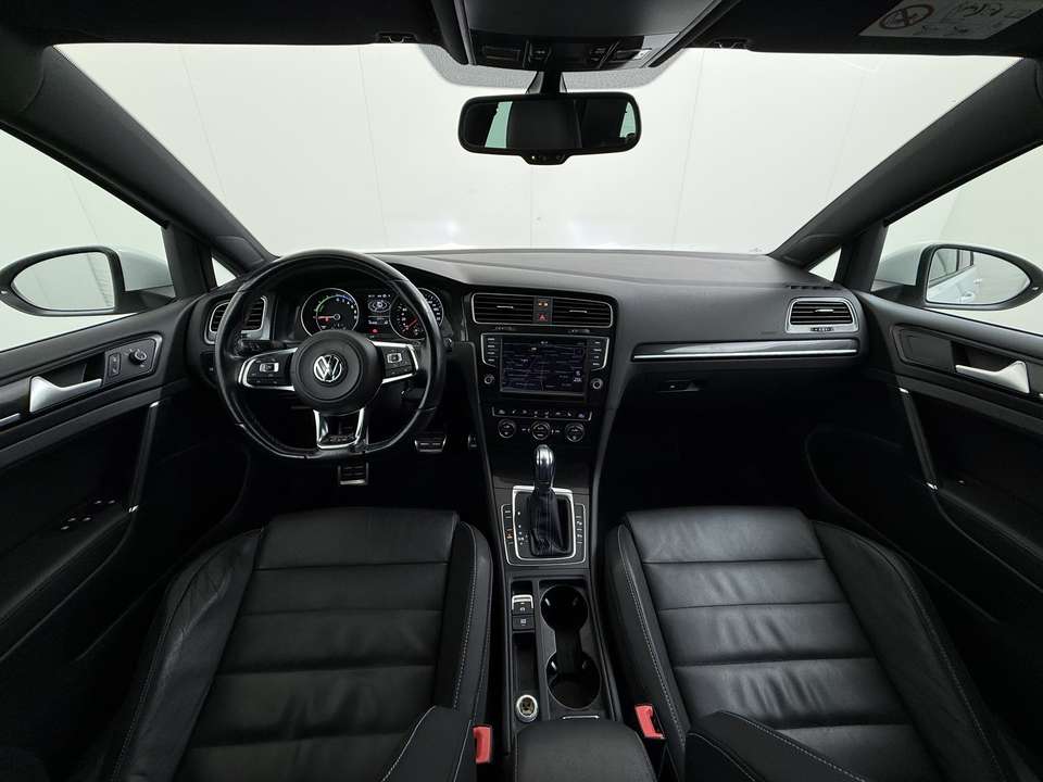 Volkswagen Golf GTE - Imagem 3