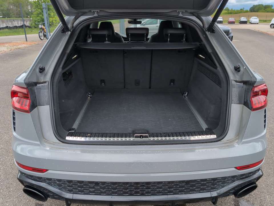 Audi RS Q8 - Imagem 11