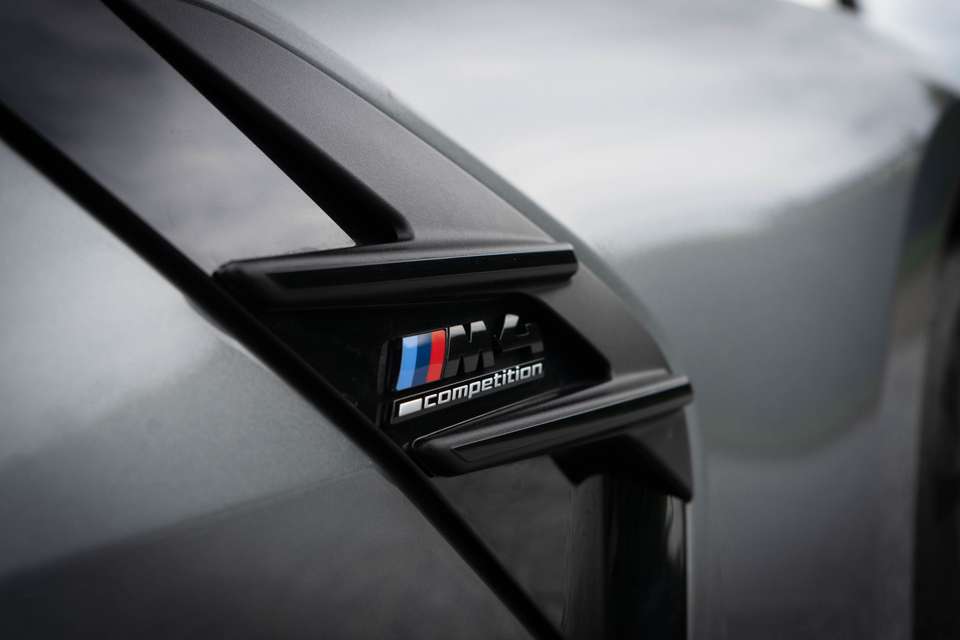 BMW M4 - Imagem 18
