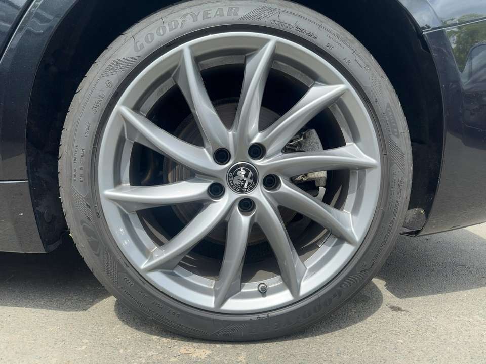 Car picture 12