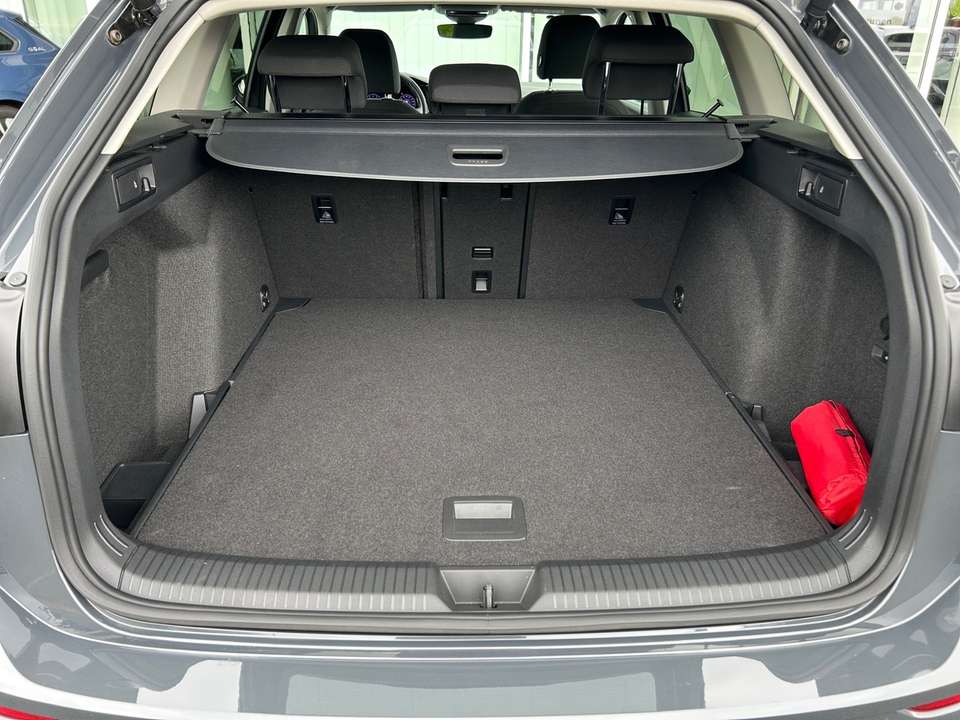 Volkswagen Golf Variant - Imagem 7