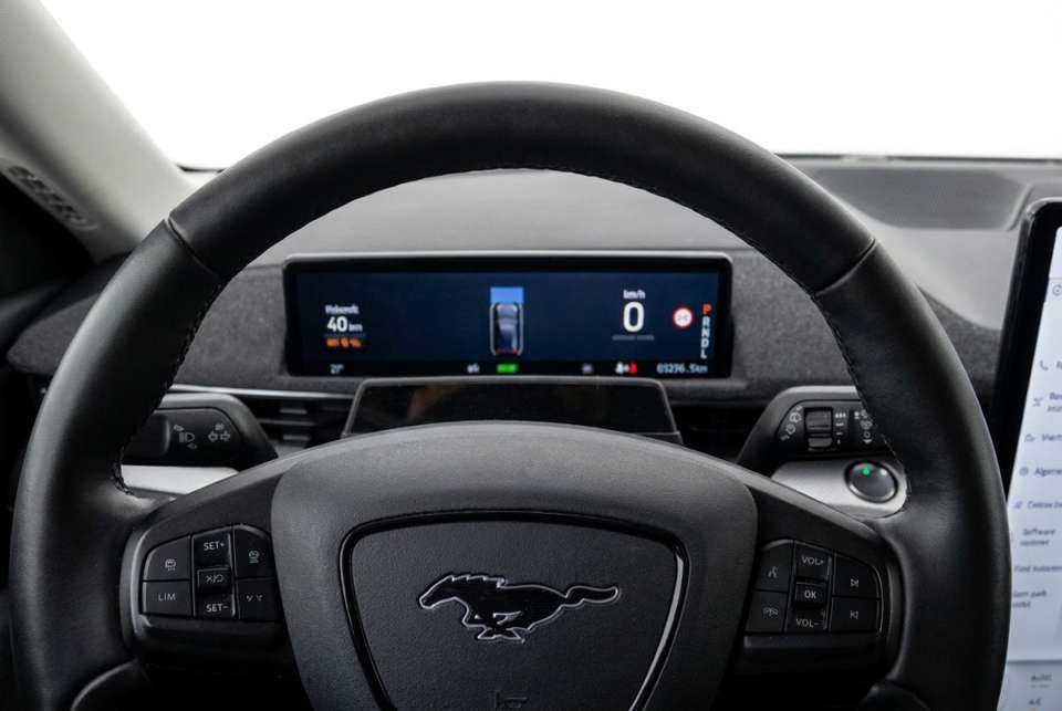 Ford Mustang Mach-E - Imagem 12