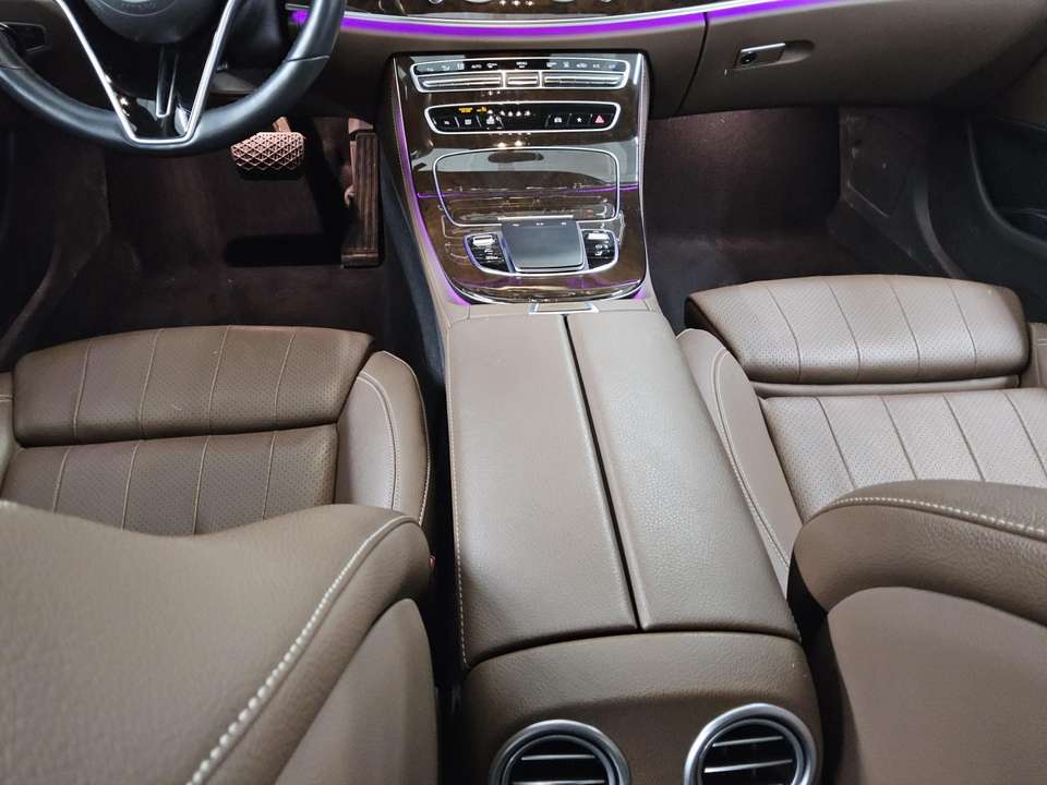 Mercedes-Benz E 300 - Imagem 6