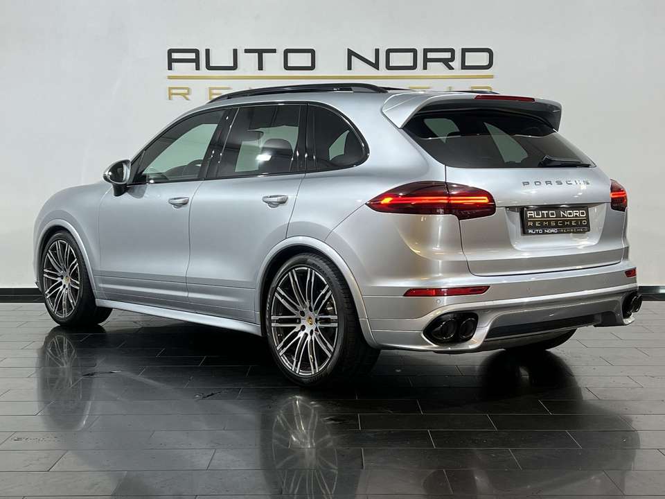 Porsche Cayenne - Imagem 9