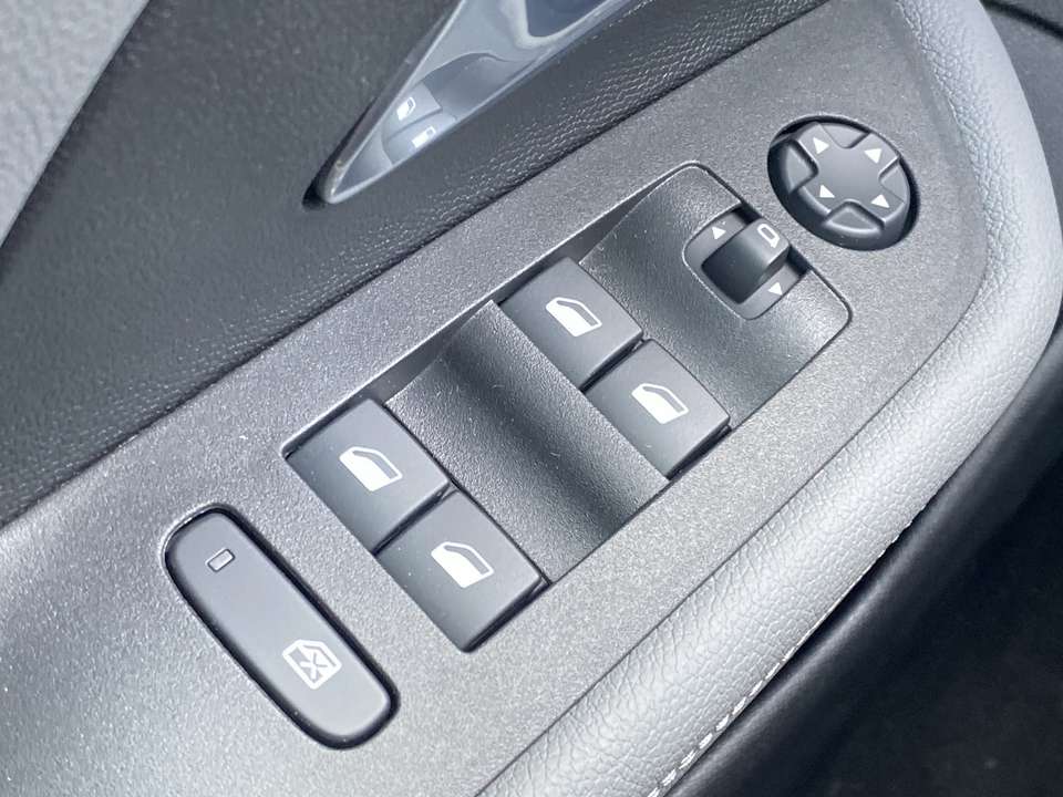 Opel Mokka-E - Imagem 13