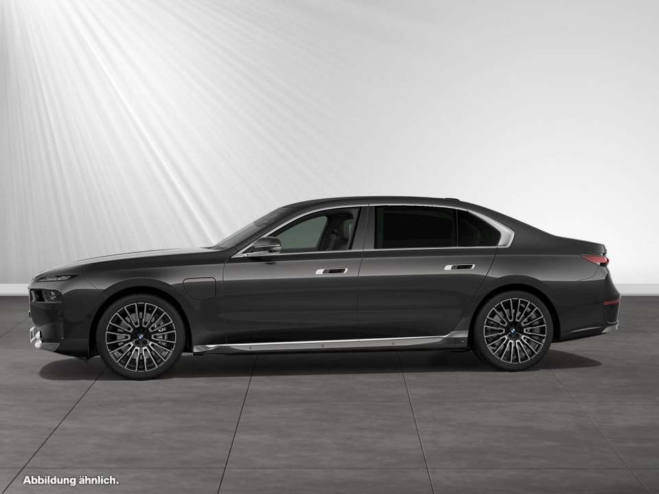 BMW 750 - Imagem 7