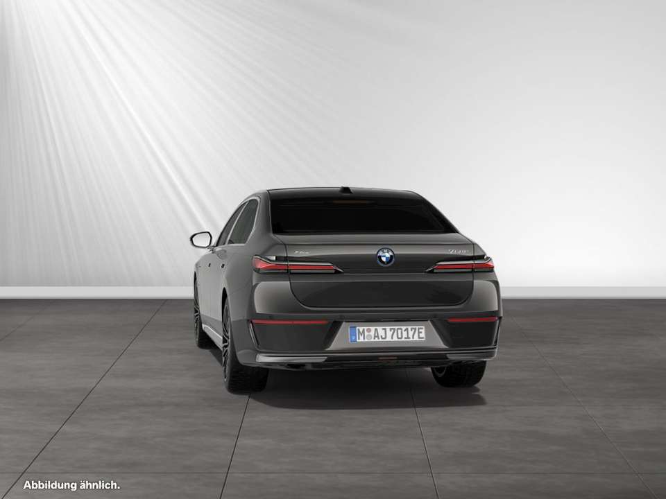 BMW 750 - Imagem 9