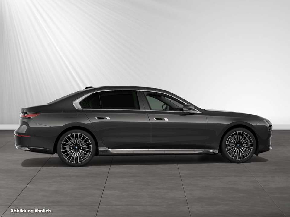 BMW 750 - Imagem 11