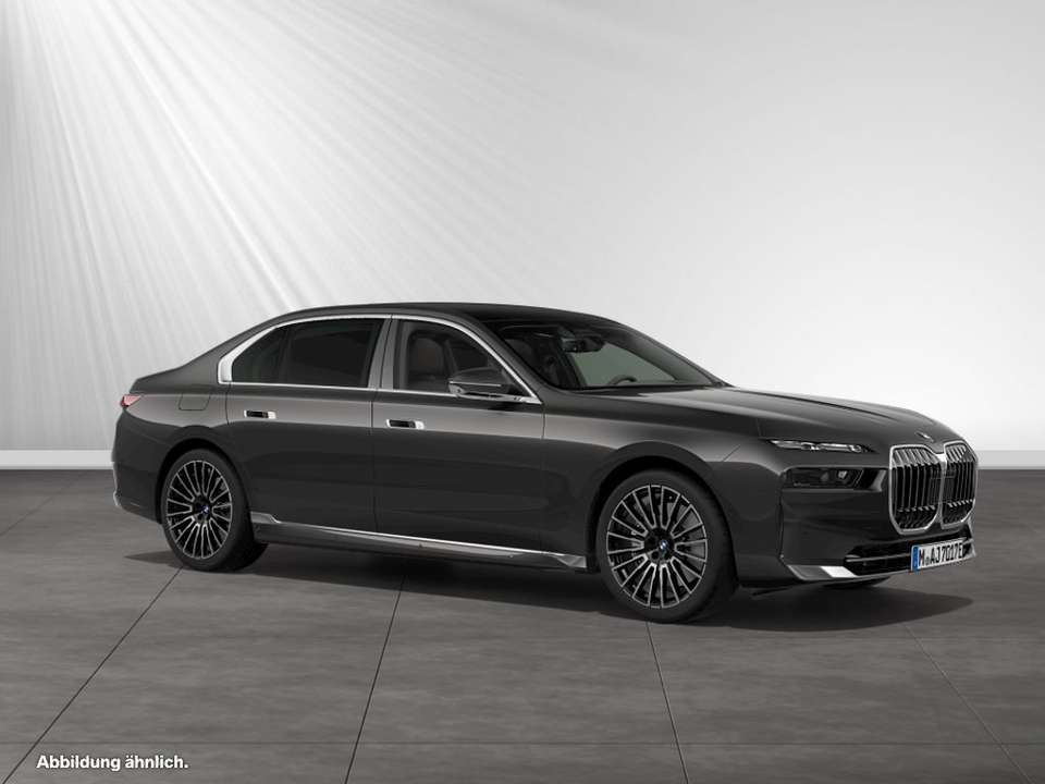 BMW 750 - Imagem 12