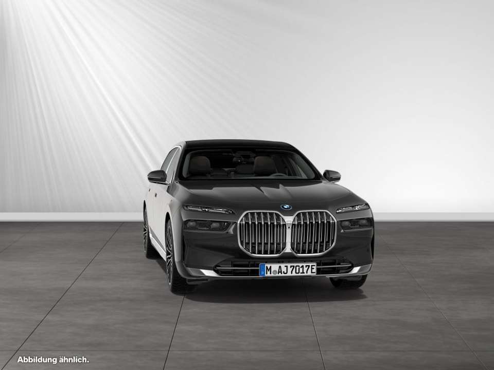 BMW 750 - Imagem 13