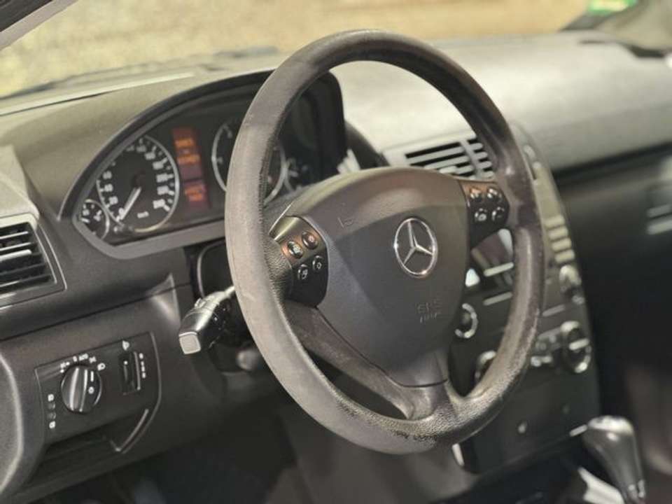 Mercedes-Benz A 180 - Imagem 7