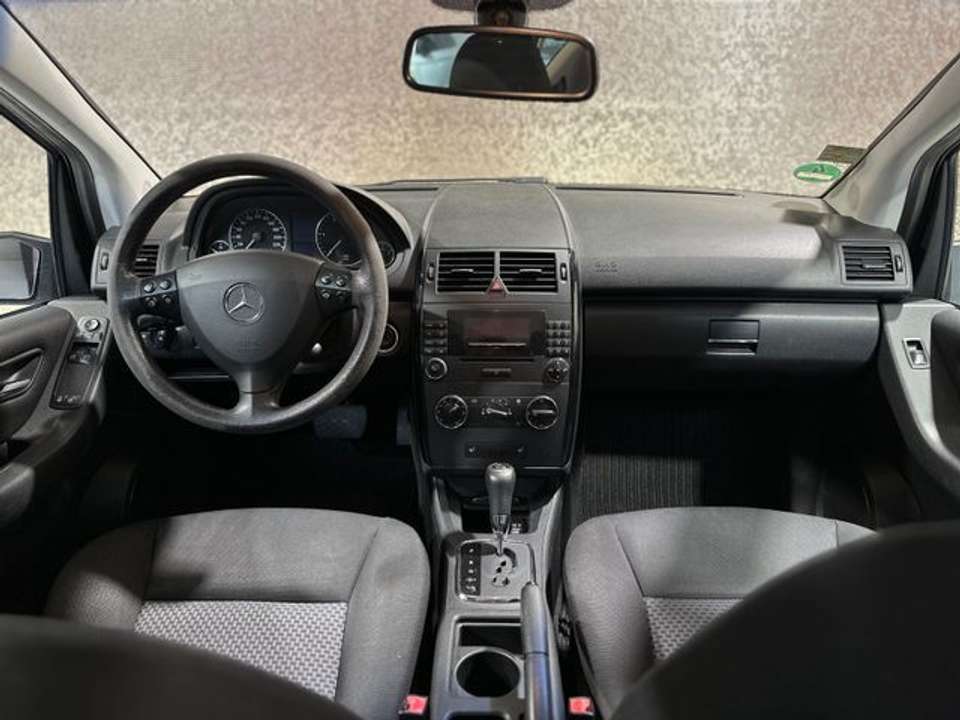 Mercedes-Benz A 180 - Imagem 12