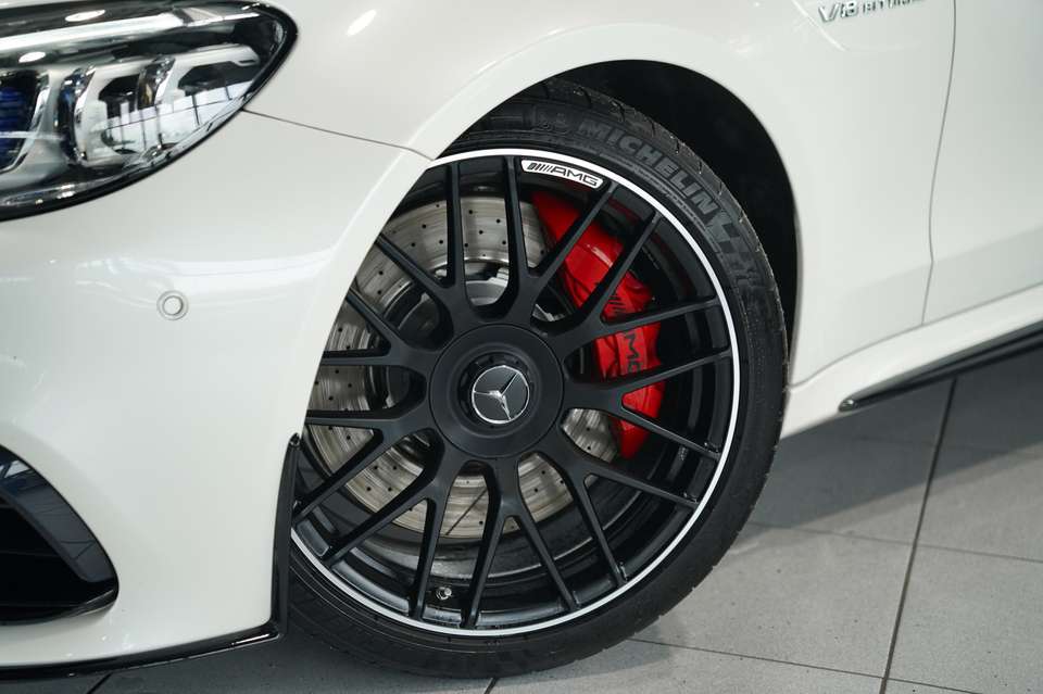 Mercedes-Benz C 63 AMG - Imagem 2