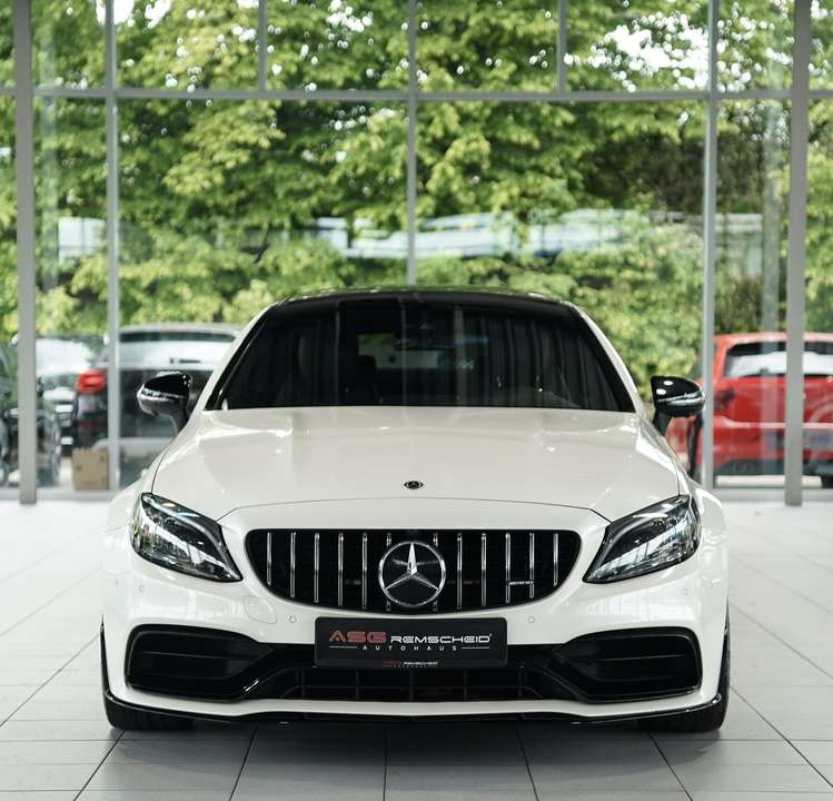 Mercedes-Benz C 63 AMG - Imagem 3