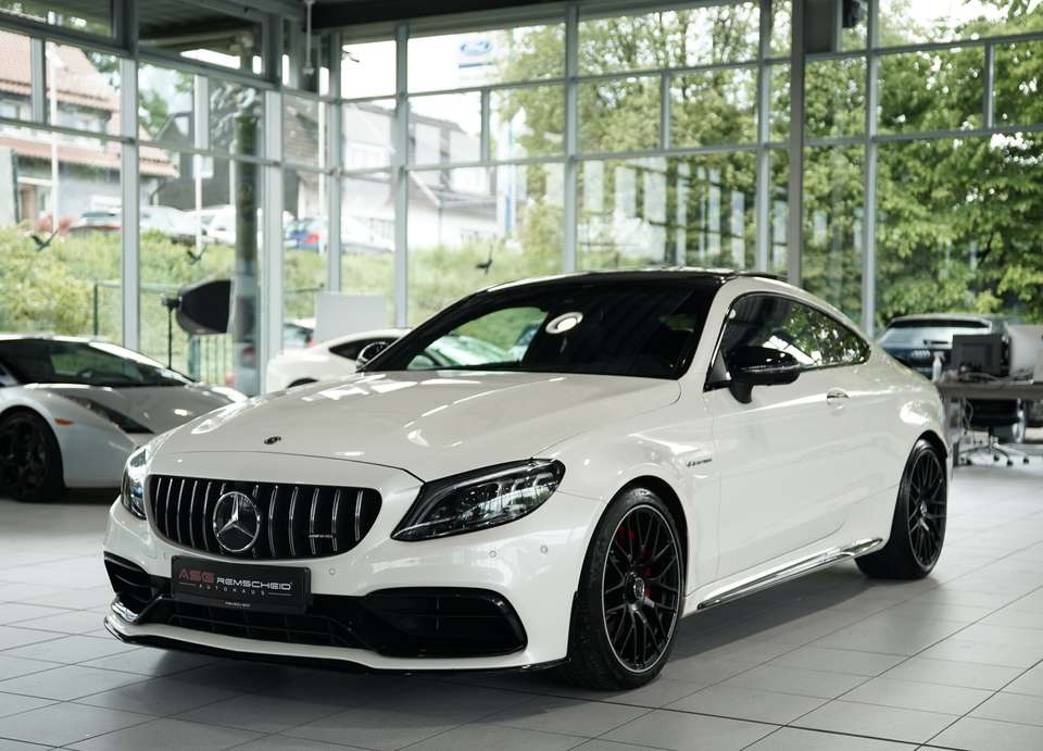 Mercedes-Benz C 63 AMG - Imagem 4
