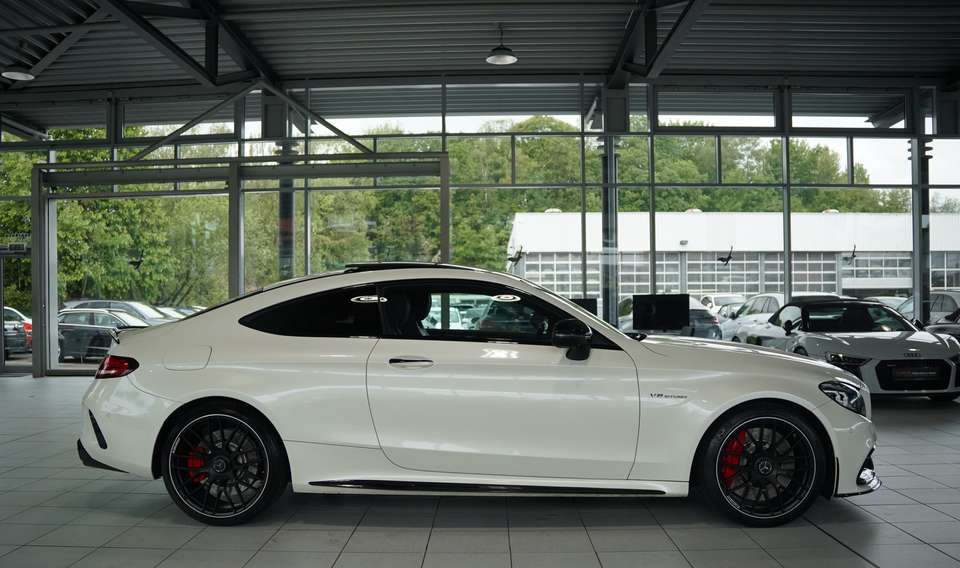 Mercedes-Benz C 63 AMG - Imagem 6
