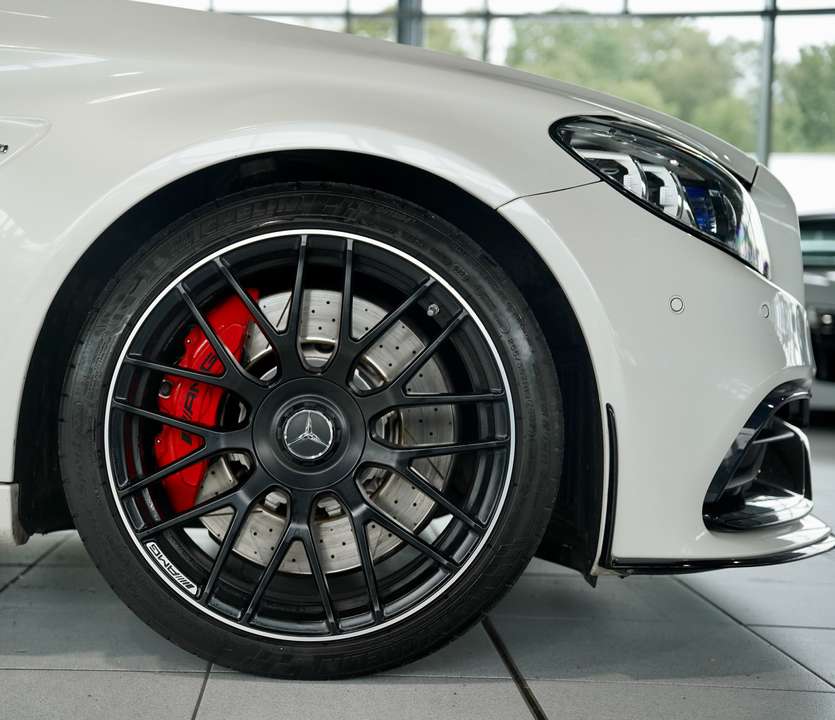 Mercedes-Benz C 63 AMG - Imagem 7