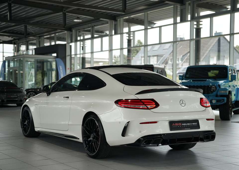 Mercedes-Benz C 63 AMG - Imagem 10
