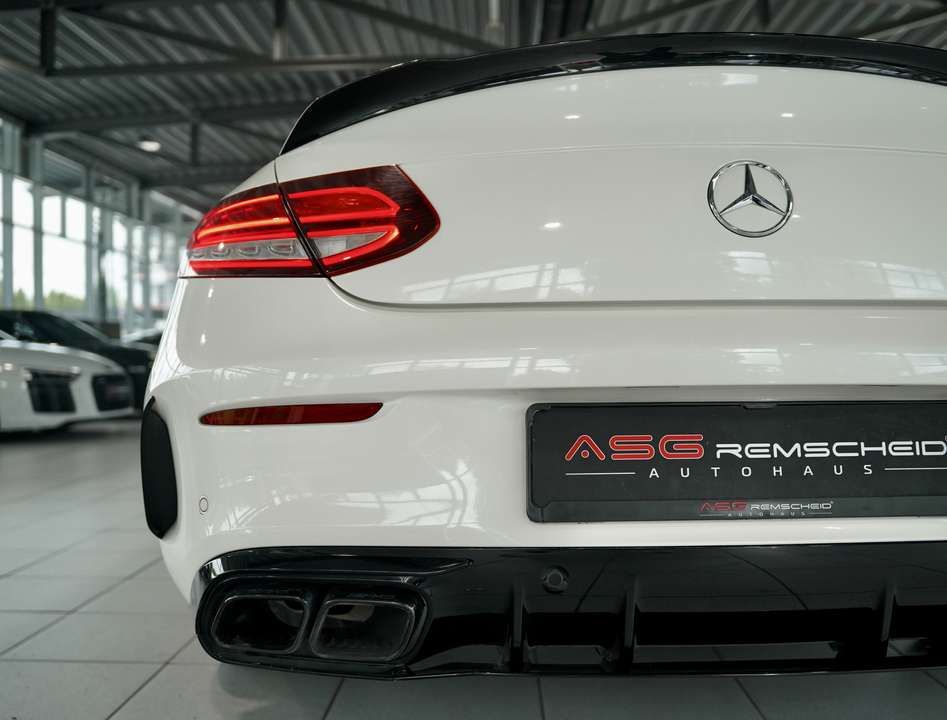 Mercedes-Benz C 63 AMG - Imagem 15
