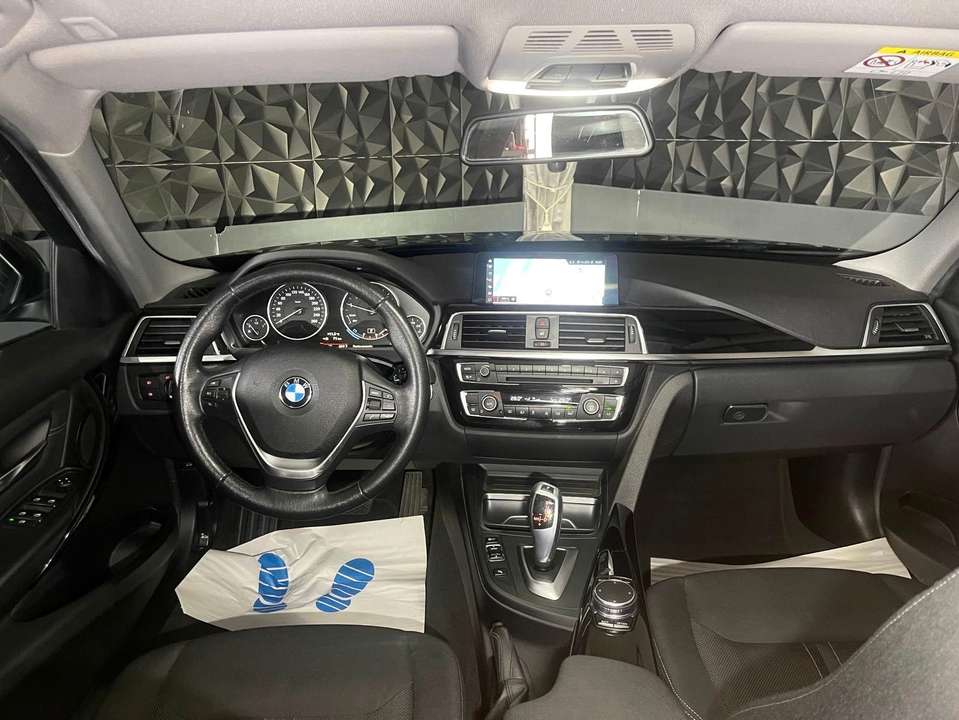 BMW 318 - Imagem 12