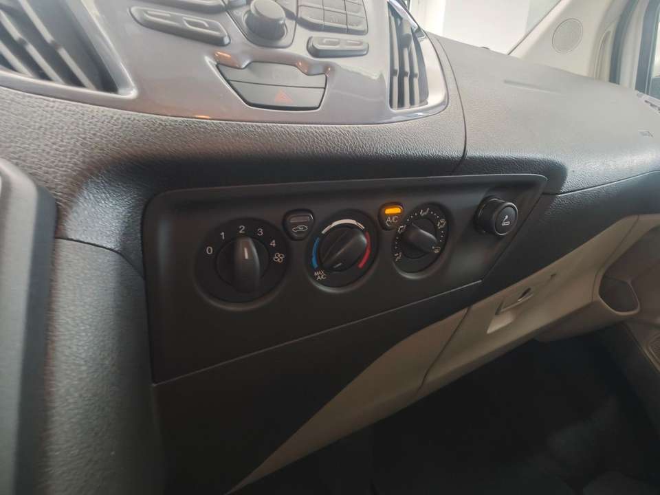 Ford Transit - Imagem 13